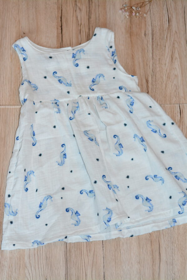 Kleid aus Musselin Gr. 98